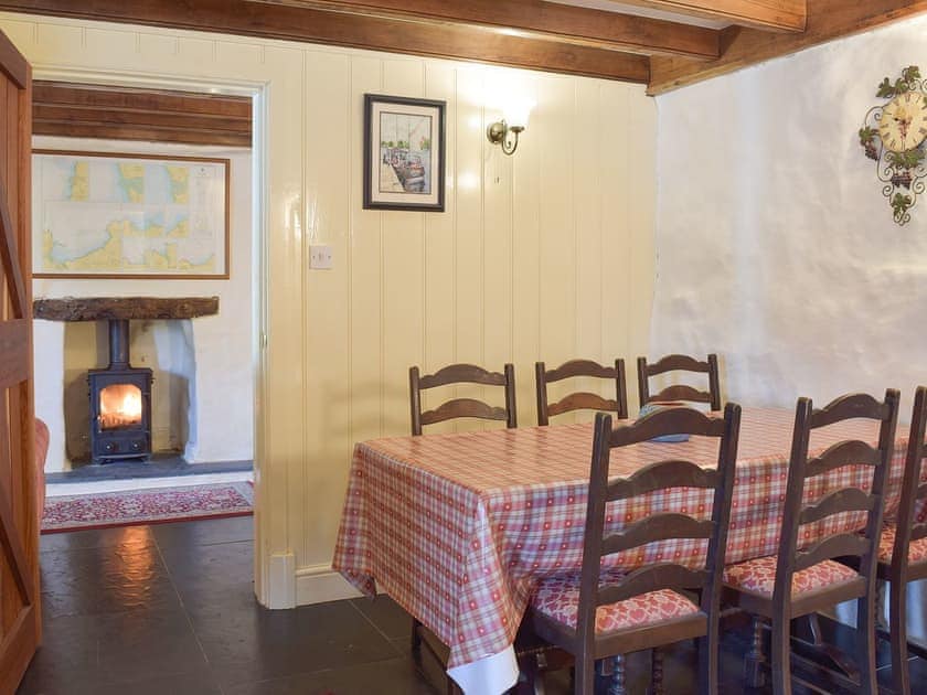 Kitchen/diner | Old Dinas Arms, Lower Town, Fishguard