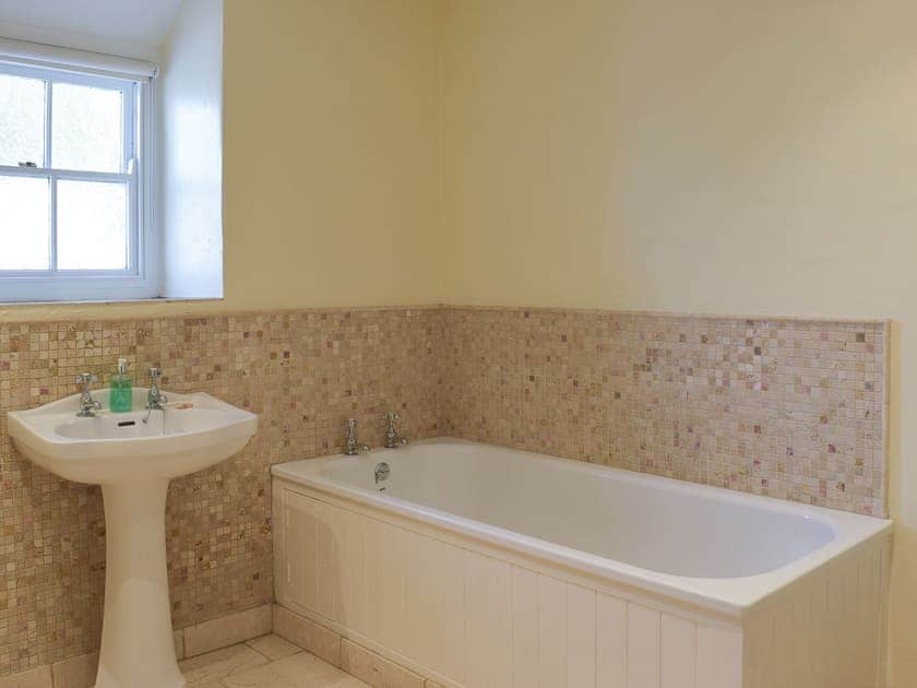 Bathroom | Old Dinas Arms, Lower Town, Fishguard