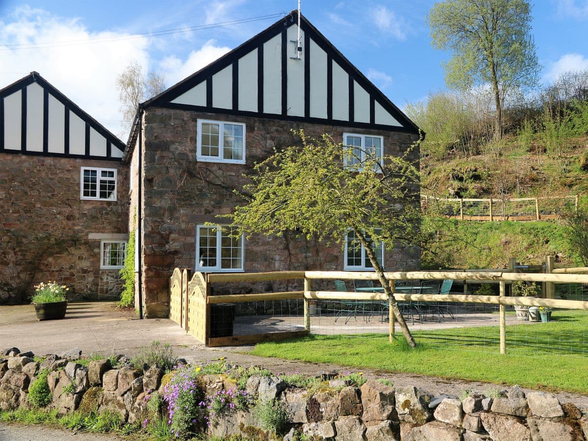 Mill Cottage Ref Ukc3394 In Candy Near Oswestry Shropshire