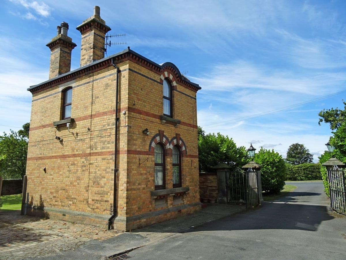 Eldin Hall Cottages The Gatehouse Ref Uk2482 In Scarborough