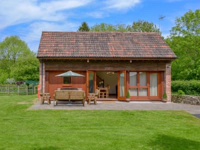 Apple Barrel Barn Ref Hqqt In Dunkeswell Abbey Near Honiton