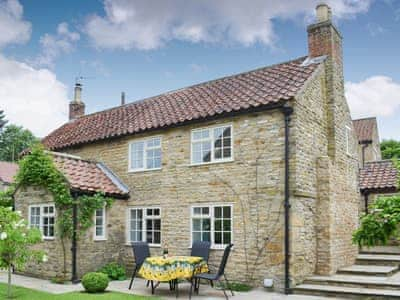 Sunny Cottage Ref Ukc3393 In Welburn Near York Yorkshire