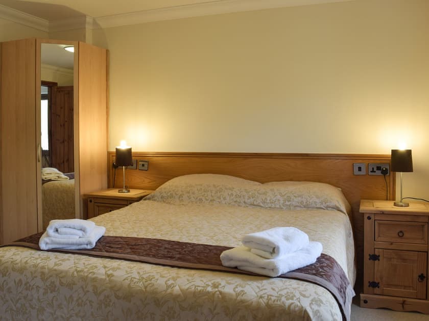 Double bedroom | The Cart Shed - Three Rivers Farm Cottages, Ferryside