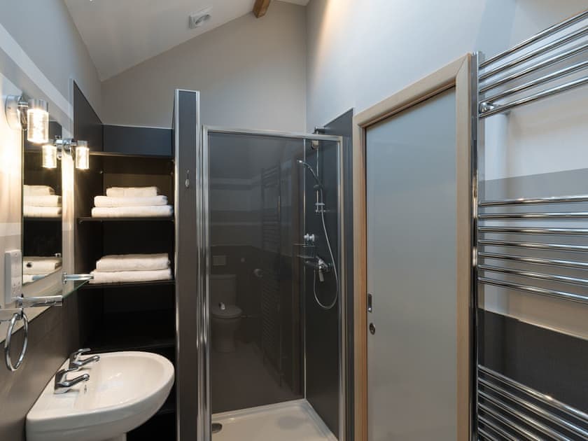En-suite shower room | Daisy - Ham Hall Lane Cottages, Scruton, near Northallerton