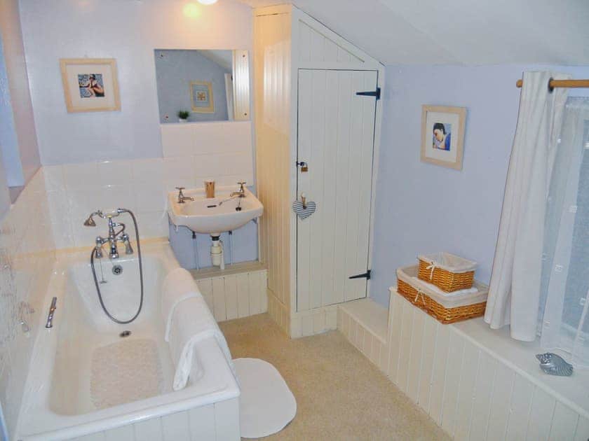Bathroom | Fairmaiden, Polruan-by-Fowey
