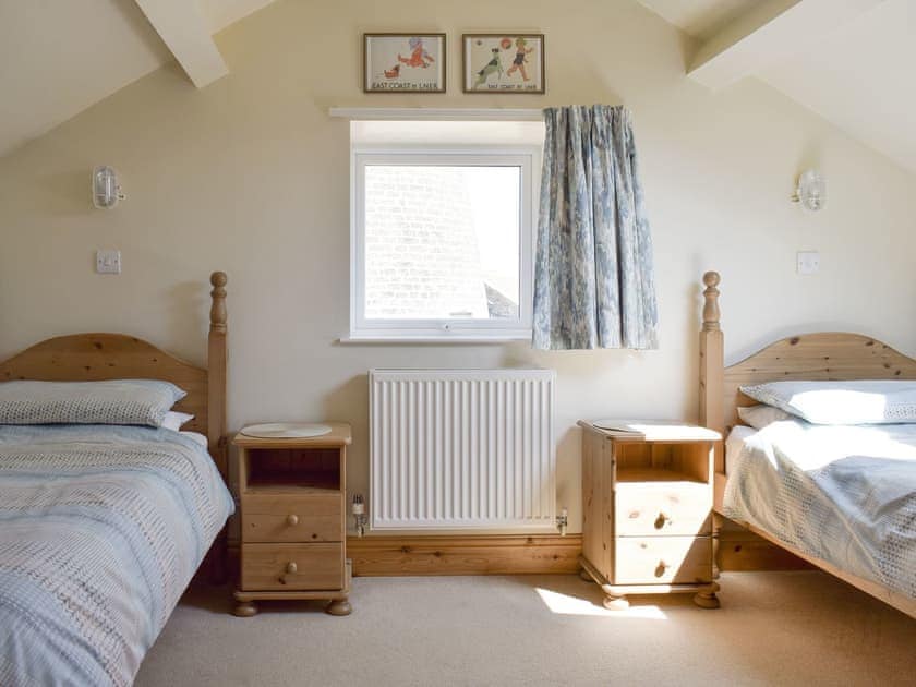Light and airy twin bedroom | Mill View Cottage, Ravenscar, near Robin Hood’s Bay