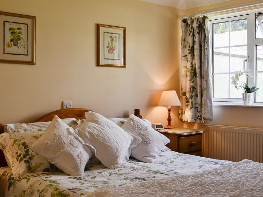 Double bedroom | Cider Press Cottage, Oldcroft, Lydney
