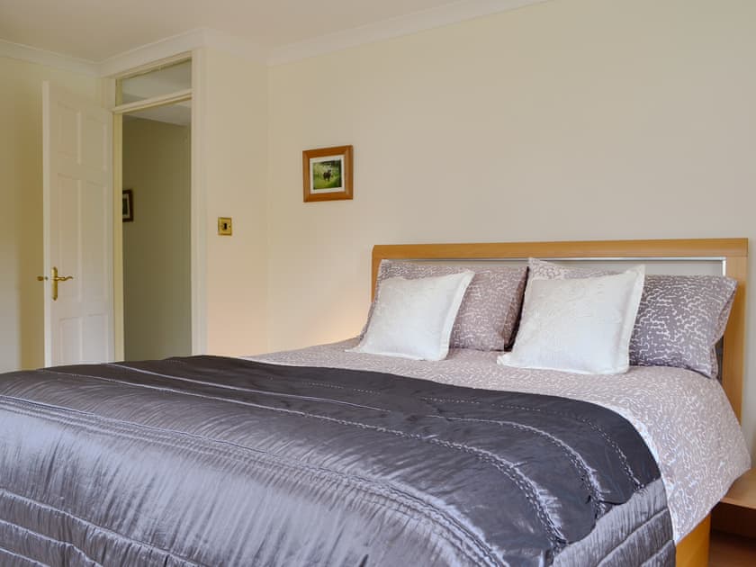 Comfy double bedroom | Oak Tree Cottage, Brierley