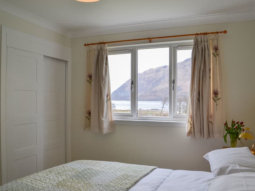 Kingsize double bedroom | Invernoe Cottage, Taynuilt, near Oban