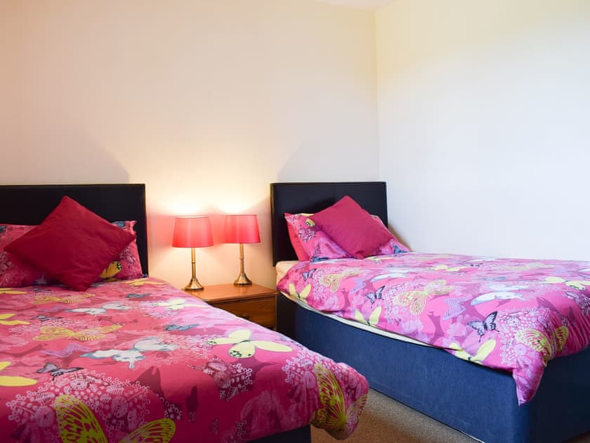 Twin bedroom | Cherry - Chilton Farm, Brighstone