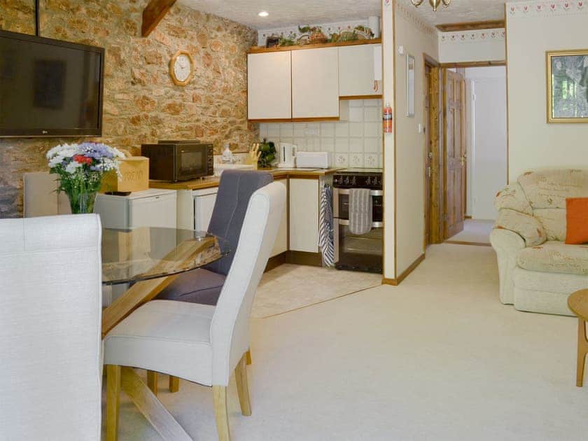 Well presented open plan living space | The Garden Room - Cobblestones, Marldon, near Paignton