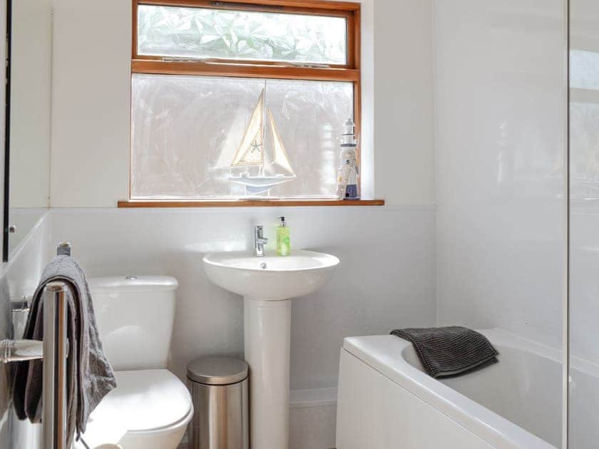 Family bathroom with shower over bath | Sweet Hope, St Cyrus, near Montrose