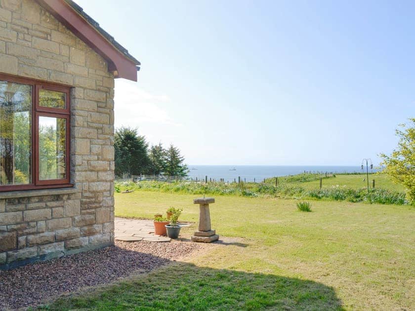Appealing holiday home with sea views | Sweet Hope, St Cyrus, near Montrose