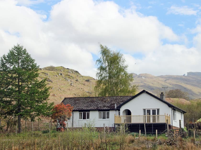Lovely, detached, single-storey cottage | Invernoe Cottage, Taynuilt, near Oban