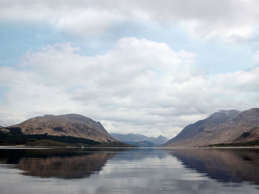 Stunning loch and mountain views | Invernoe Cottage, Taynuilt, near Oban