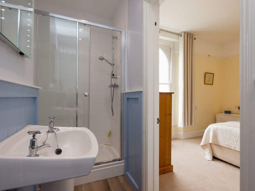 En-suite shower room | Innisfree, Salcombe
