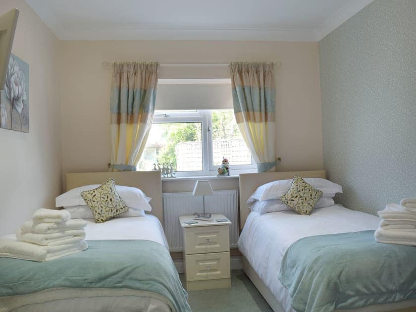 Cosy twin bedroom | The Annexe, Clacton-on-Sea