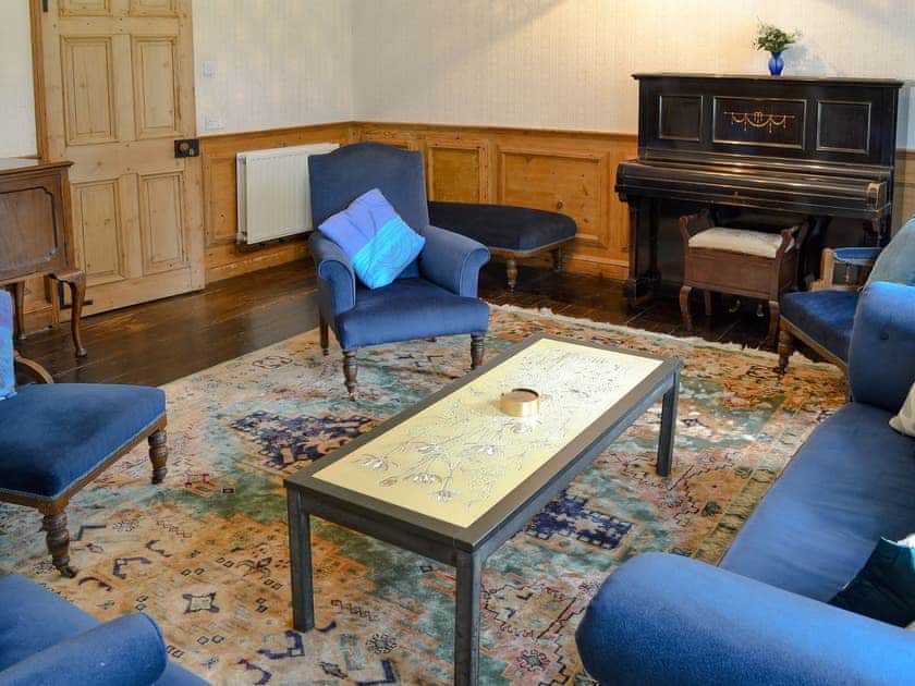 Spacious second sitting room | Manor House, St Erth, Hayle