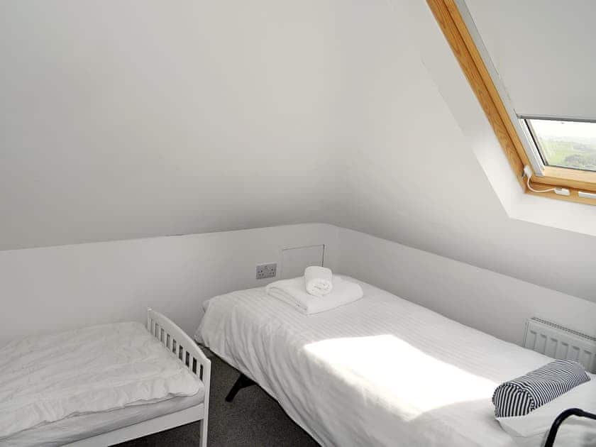 Cosy twin bedroom | Weald, Salcombe