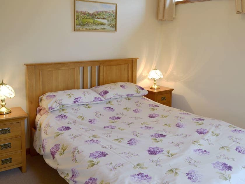 Comfortable double bedroom with en-suite | Orchard View Barn - Little Clyst William Farm Cottages, Plymtree, near Cullompton