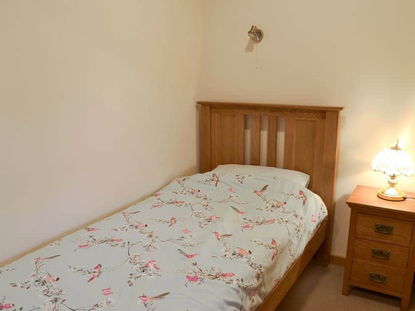 Double bedroom with en-suite | Orchard View Barn - Little Clyst William Farm Cottages, Plymtree, near Cullompton