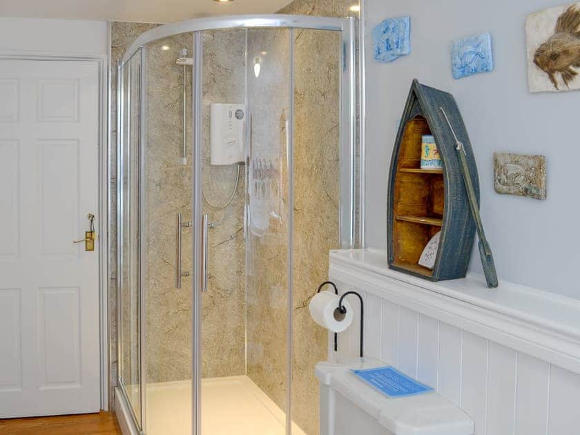 Shower cubicle in the bathroom | Trescowthick Barn, St Newlyn, near Newquay