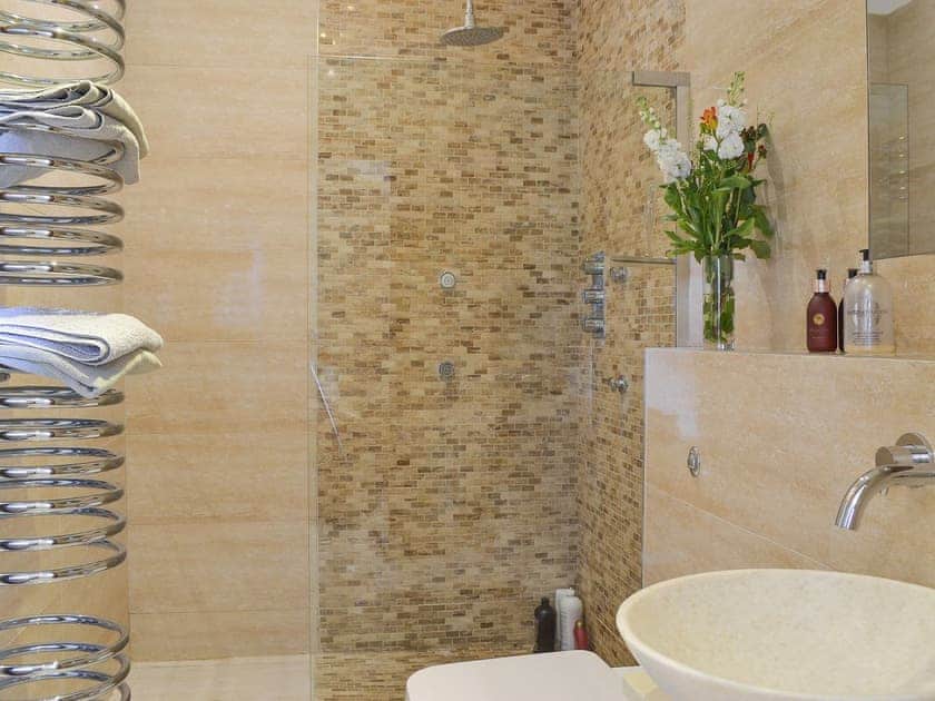 En-suite shower room | The Old Stables, South Cave, near Beverley
