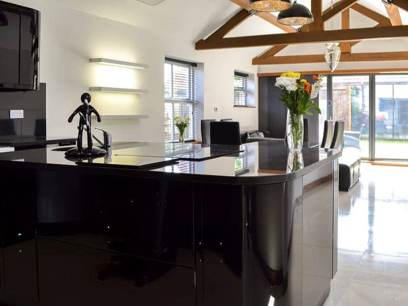 Kitchen area with delightful fixtures and fittings | The Old Stables, South Cave, near Beverley