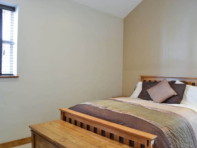 Sumptuous double bedroom with kingsize bed | The Old Stables, South Cave, near Beverley