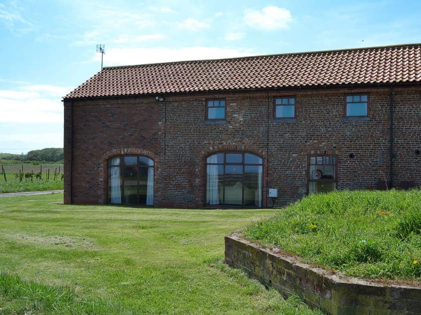 Wonderfully converted former farm buildings | Nightingale - North Moor Farm Cottages, Flamborough