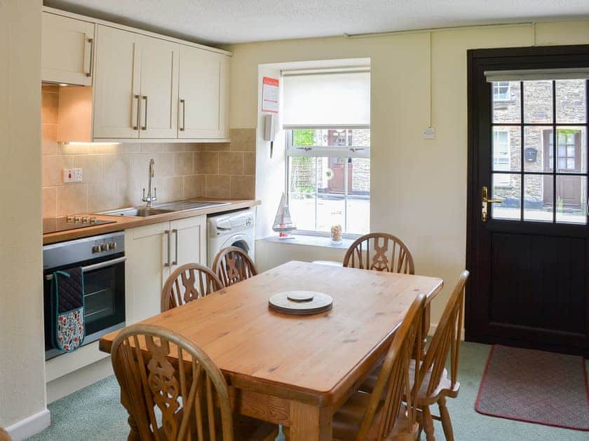 Traditional kitchen/diner | Quarrymans Cottage, Edmonton, near Wadebridge