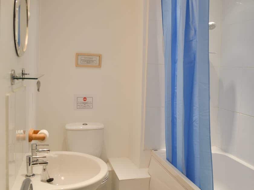 Shower room | Quarrymans Cottage, Edmonton, near Wadebridge