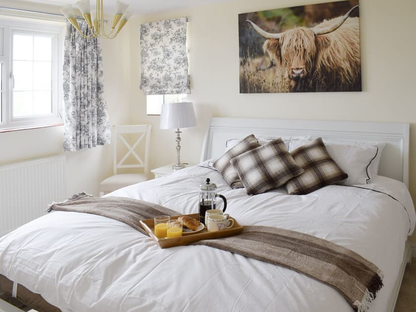Relaxing en-suite double bedroom | Rudda Farm Cottage - Rudda Farm Cottages, Staintondale, near Whitby