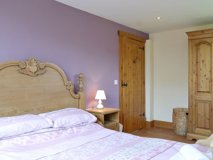 Relaxing master bedroom | Four Bays - Struncheon Hill Farm, Brandesburton, near Bridlington