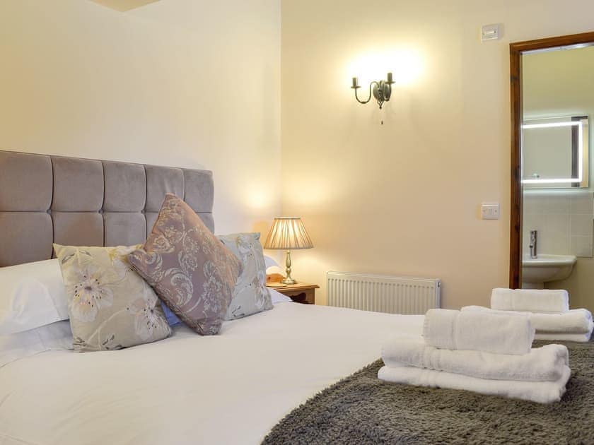 Comfortable double bedroom | Pear Tree Cottage - Hagg Farm Cottages, Kirkbymoorside