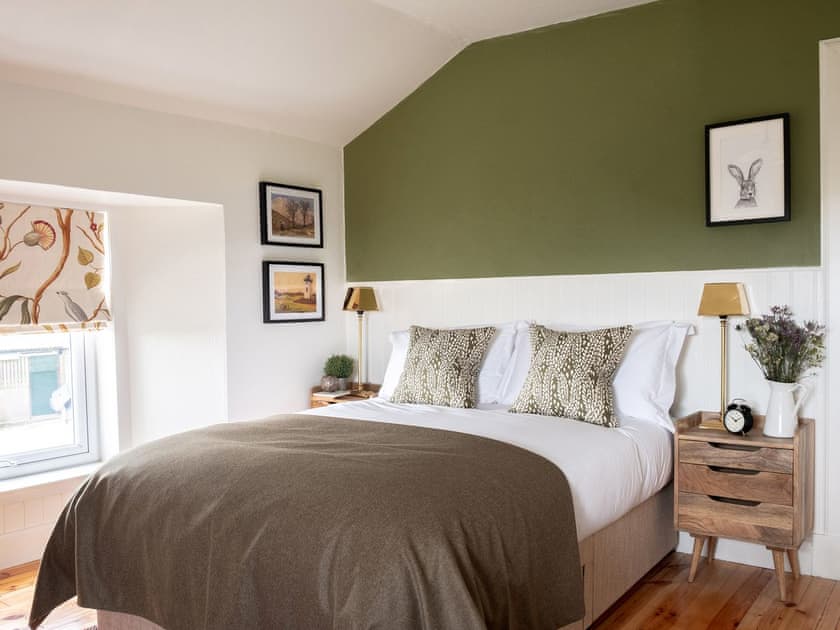 Stylishly furnished double bedroom | High Ranachan, Campbeltown