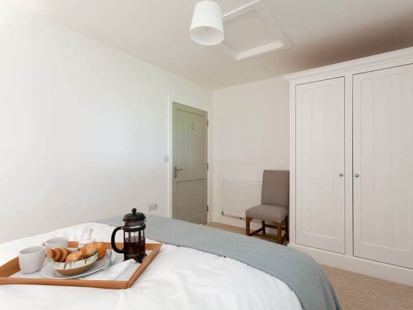 Good sized second double bedroom | The Dairy - Beauworth Cottages, Beauworth, near Alresford