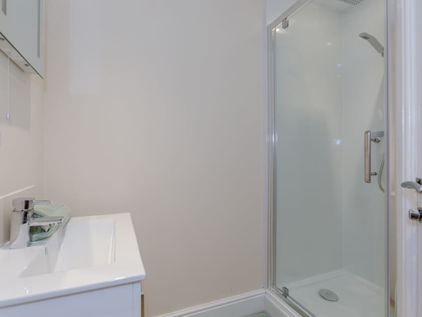 En-suite | Sherwood Forest Lodge 1 - Sherwood Forest Lodges, Kings Clipstone, near Mansfield