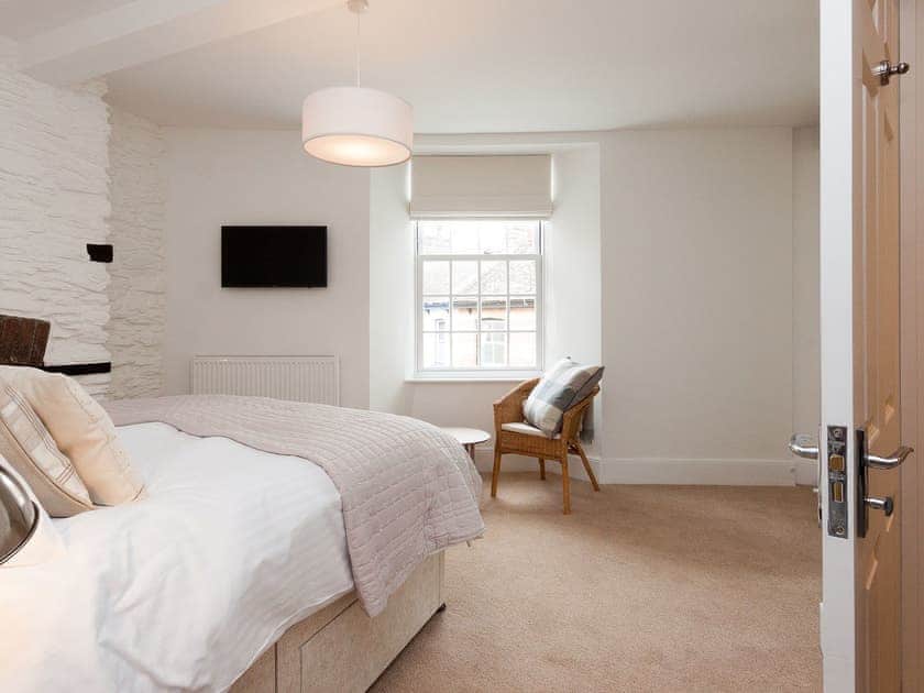 Cosy and inviting double bedroom | Seaview, Dartmouth