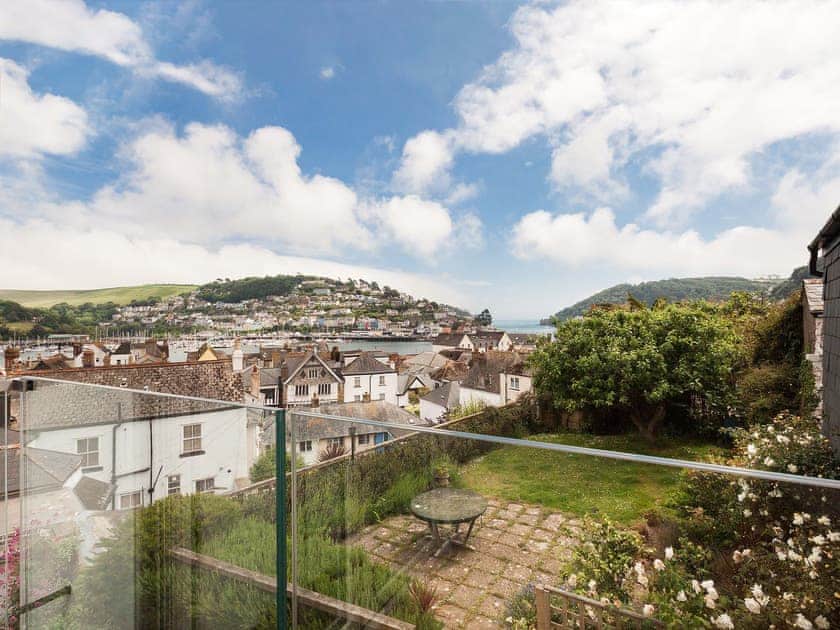 Far-reaching and widespread views of the town and estuary | Seaview, Dartmouth
