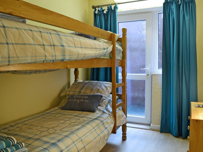 Comfy bunk bedroom - suitable for children | Delfryn, Talysarn near Caernarfon