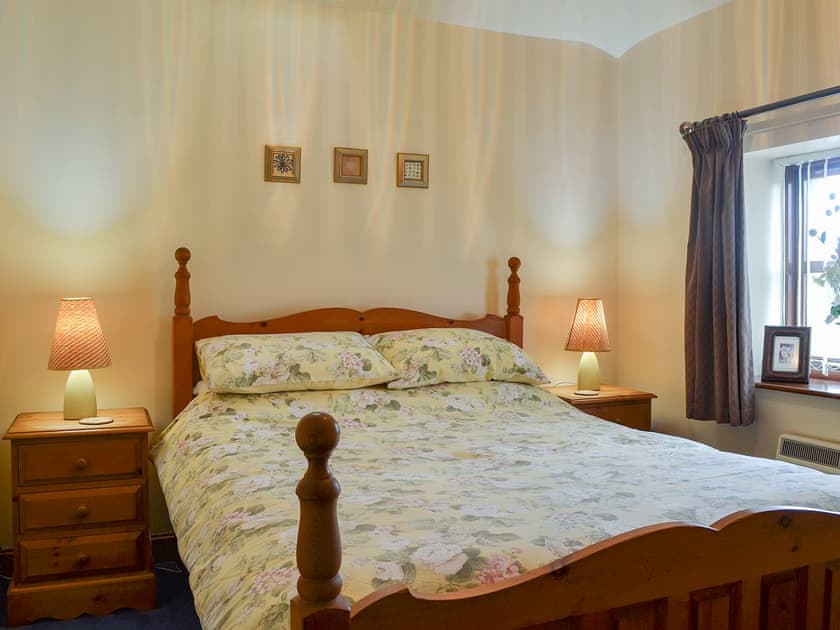 Double bedroom | Hen Stabl - Parciau Farm Cottages, Caernarfon