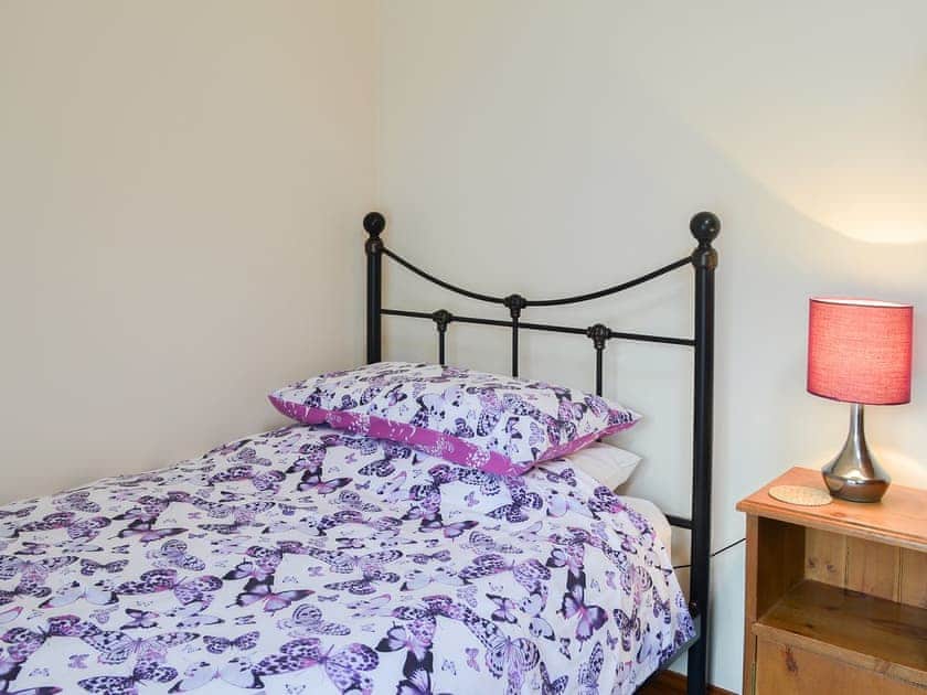 Twin bedroom | Hen Stabl - Parciau Farm Cottages, Caernarfon