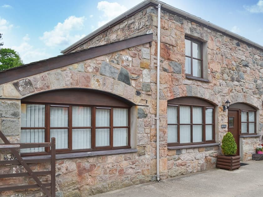 Exterior | Hen Stabl - Parciau Farm Cottages, Caernarfon
