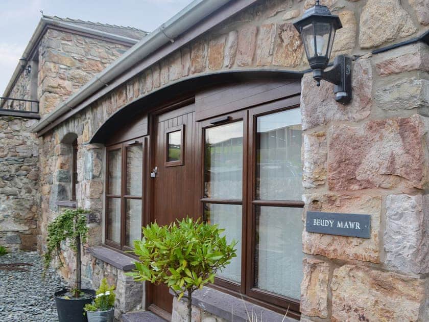 Exterior | Beudy Mawr - Parciau Farm Cottages, Caernarfon