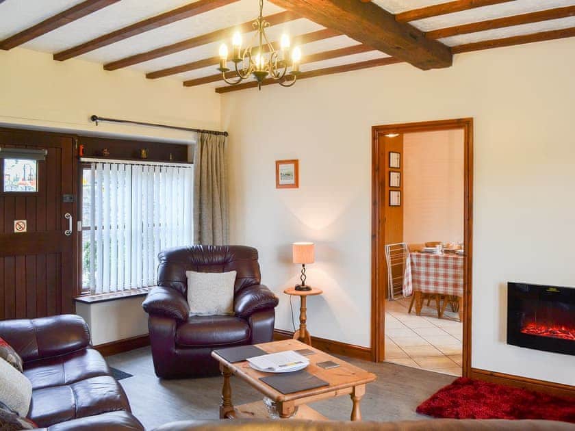 Open plan living space | Beudy Mawr - Parciau Farm Cottages, Caernarfon
