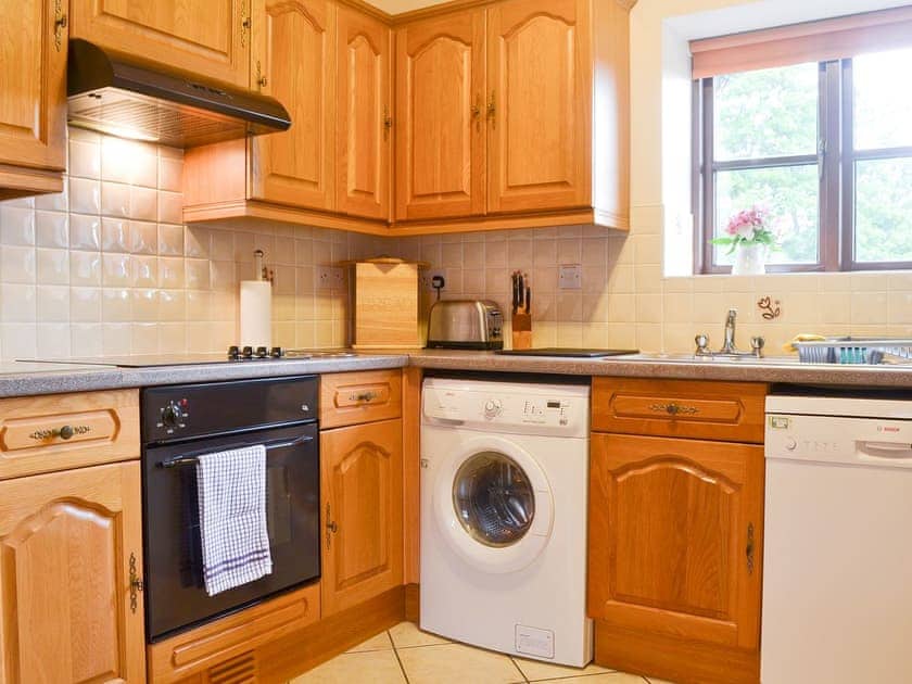 Open plan living space | Beudy Mawr - Parciau Farm Cottages, Caernarfon