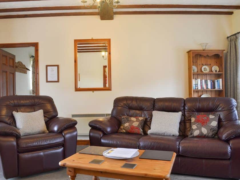 Open plan living space | Beudy Mawr - Parciau Farm Cottages, Caernarfon