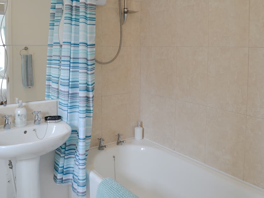 Bathroom | Summerhouse Cottage, Beadnell, near Seahouses