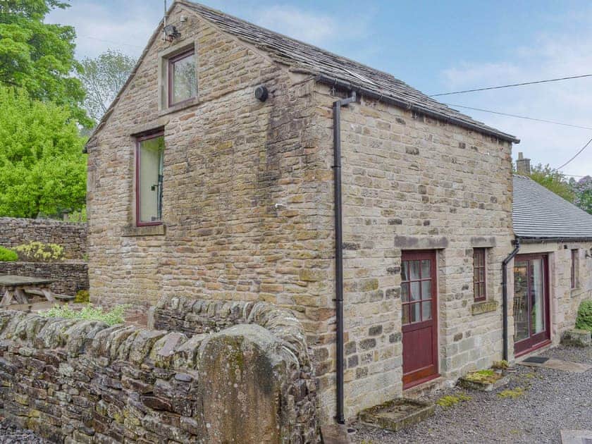 Charming holiday home | Spring Cottage, Hollinsclough, near Buxton